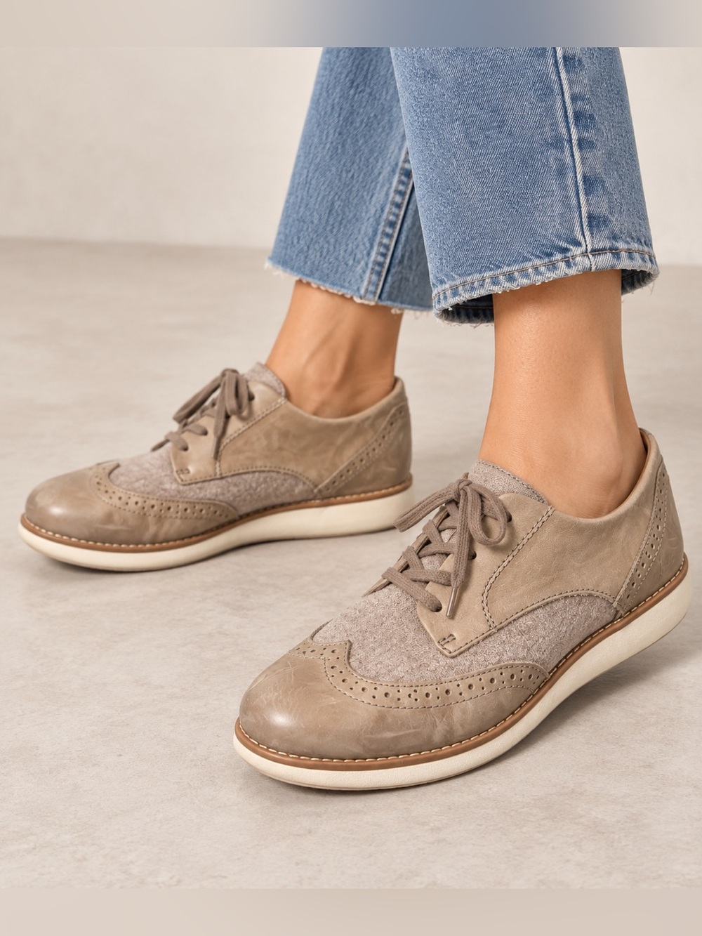 b.o.c. Born Taupe Leather Wingtip Oxford Sneakers Shoes 8.5M